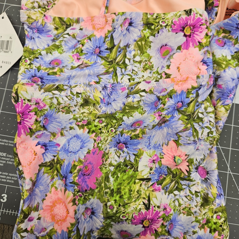 NWT VYB Daisy Days Floral Bandeau Cutout Peephole One Piece Swimsuit XL - Picture 3 of 5